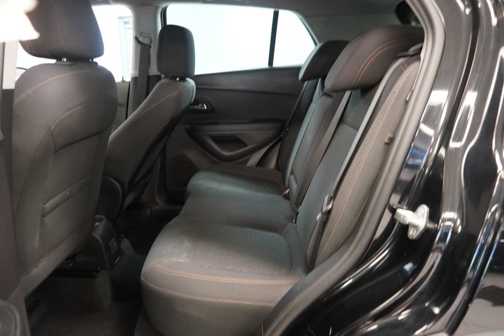 Used 2020 Chevrolet Trax LS FWD image 23