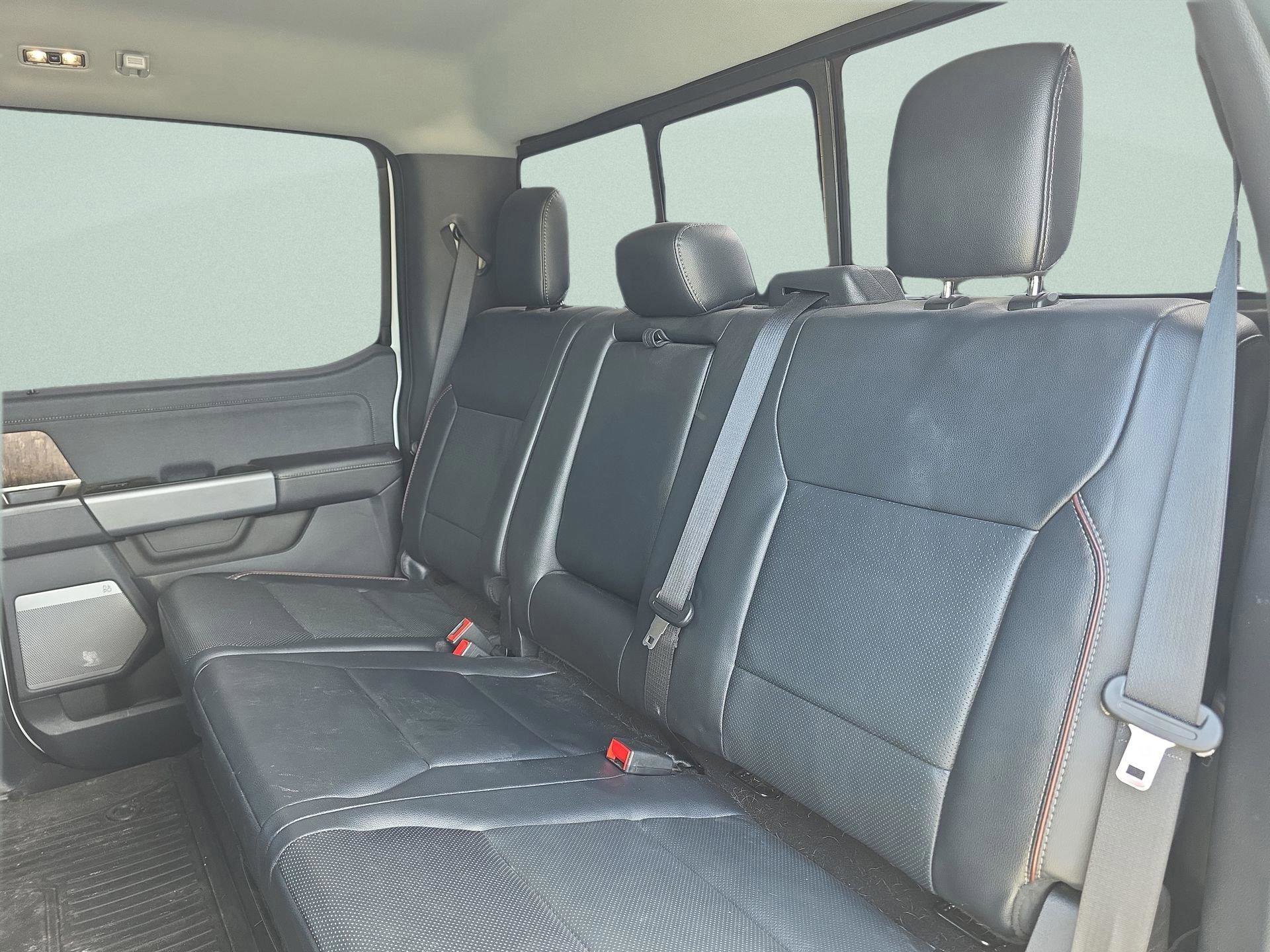 Used 2023 Ford F450 Lariat image 16