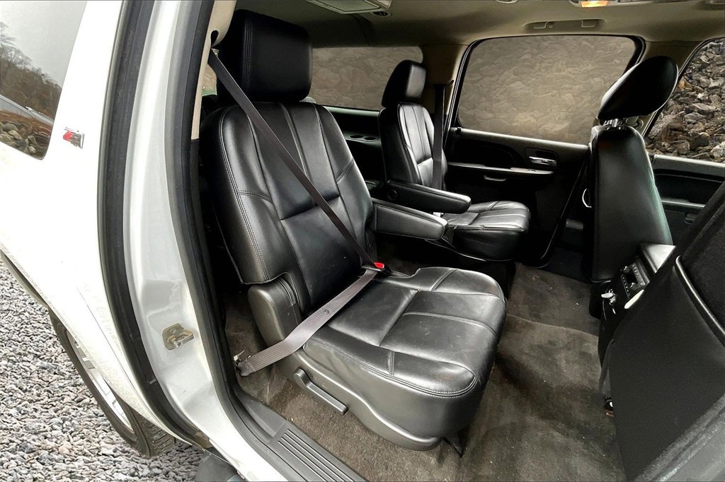 Used 2013 Chevrolet Suburban LT image 25