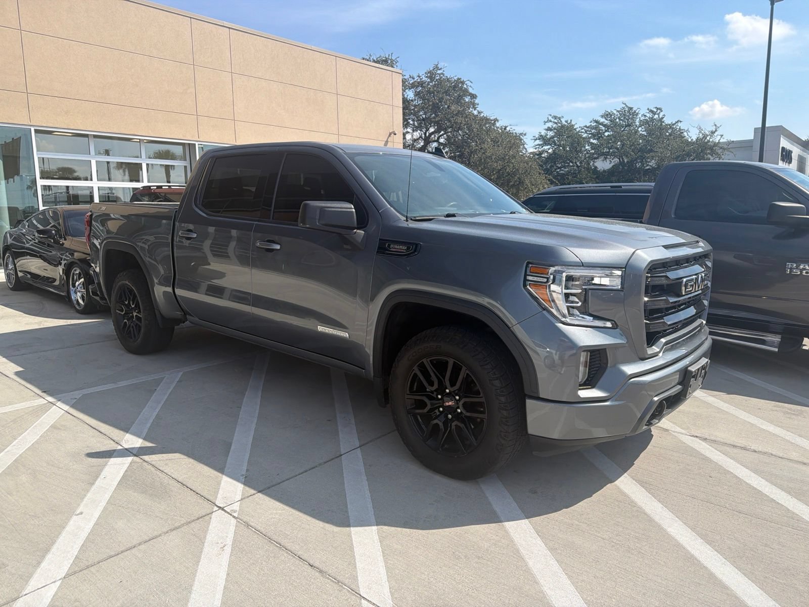 Used 2021 GMC Sierra 1500 Elevation w/ X31 Off-Road Package AWD/4WD image 3