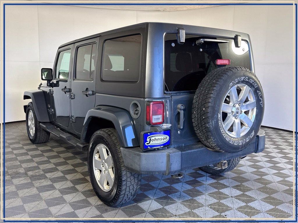 Used 2018 Jeep Wrangler Unlimited Sahara w/ Connectivity Group AWD/4WD image 10