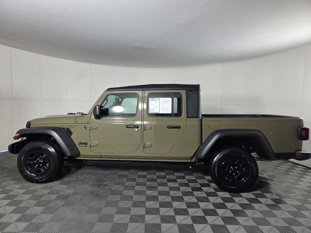 Certified 2025 Jeep Gladiator Sport AWD/4WD image 9