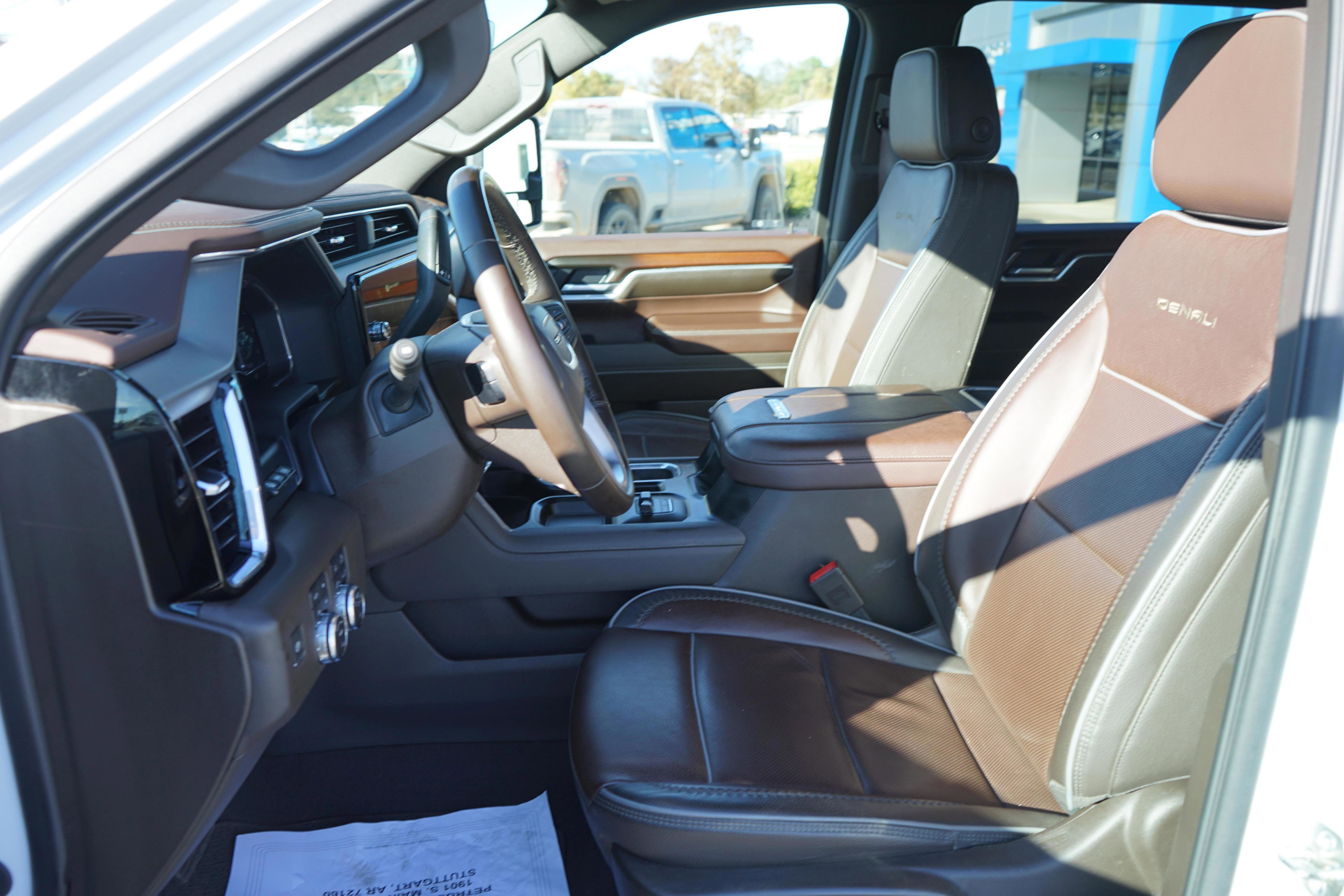 Used 2025 GMC Sierra 2500 Denali w/ Max Trailering Package image 9