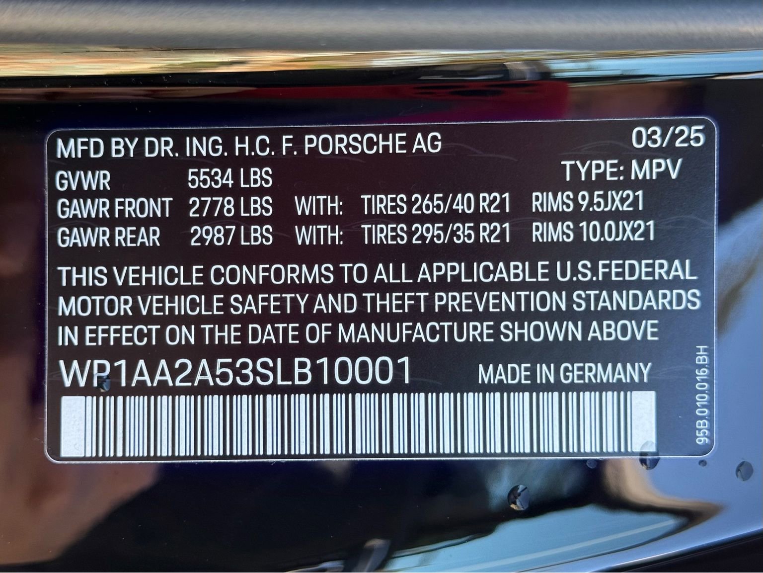 Used 2025 Porsche Macan image 37