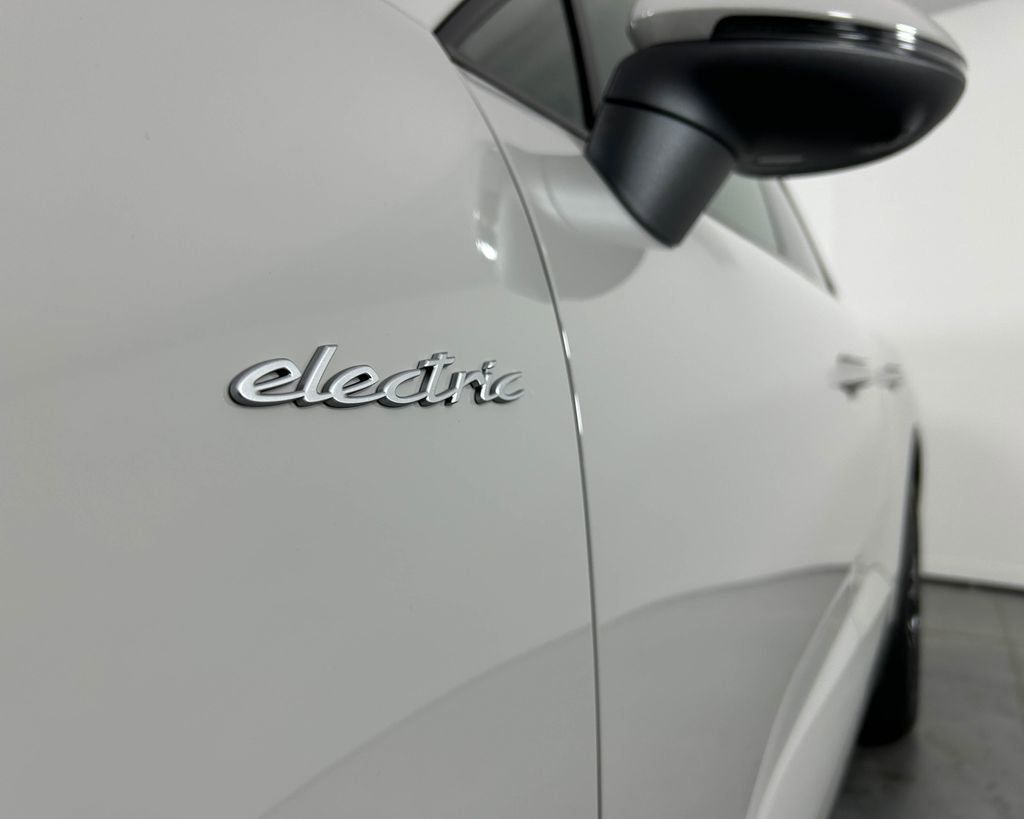 New 2026 Porsche Macan 4 Electric AWD/4WD image 12