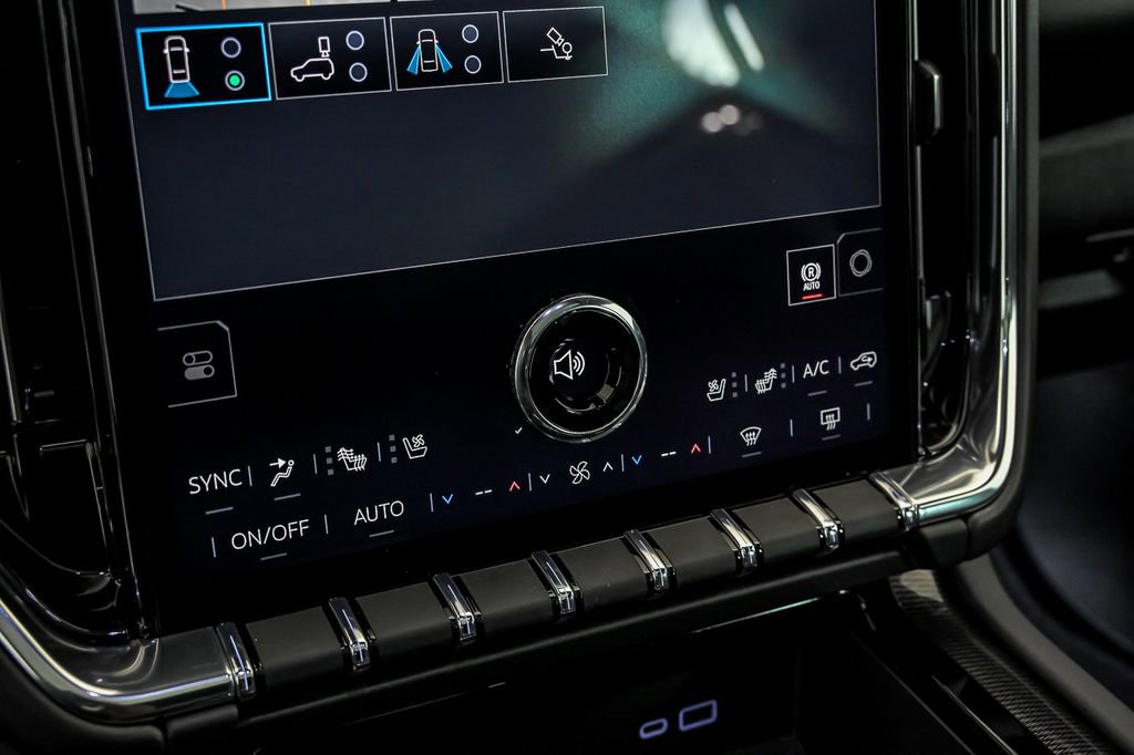 New 2026 GMC Yukon XL Elevation w/ Elevation Premium Package AWD/4WD image 19