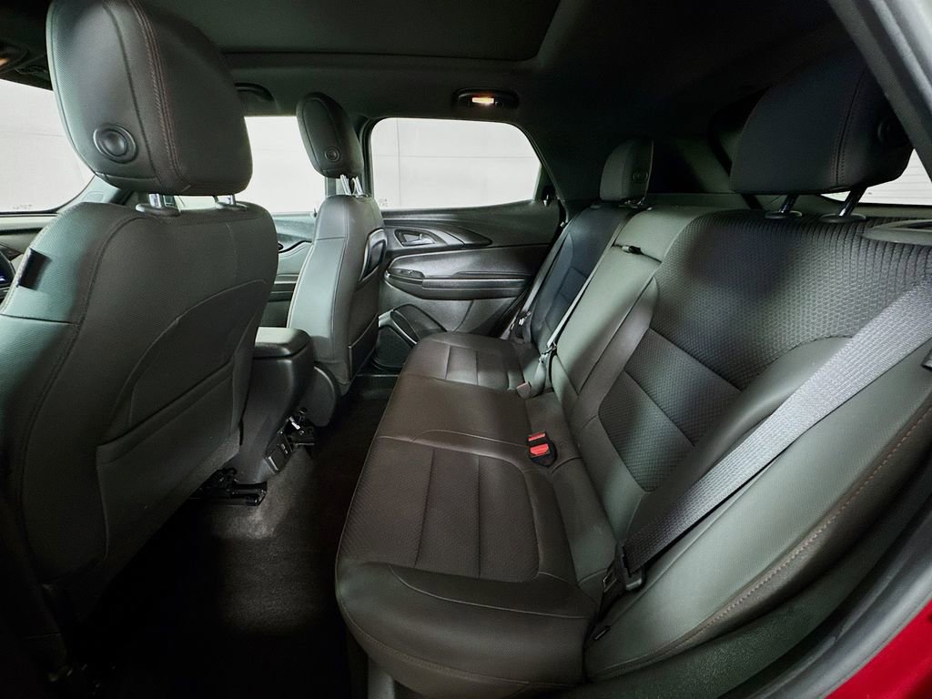 Used 2021 Chevrolet TrailBlazer RS w/ Sun and Liftgate Package image 28