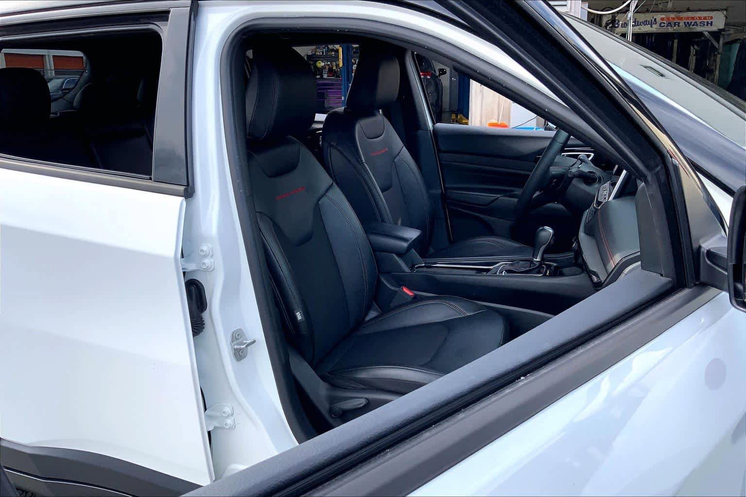 Used 2025 Jeep Compass Trailhawk AWD/4WD image 9