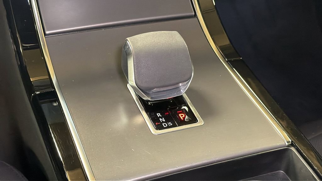 Used 2024 Land Rover Range Rover Evoque Dynamic SE image 23