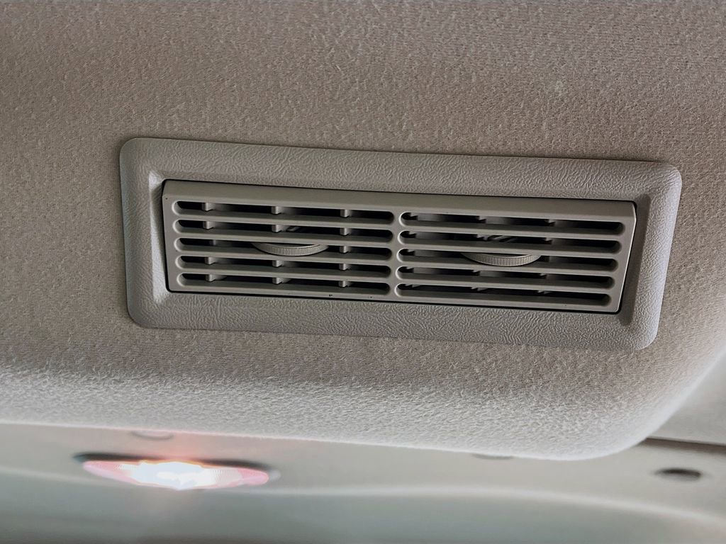 Used 2025 Chevrolet Express 3500 LT w/ LT Preferred Equipment Group RWD image 23