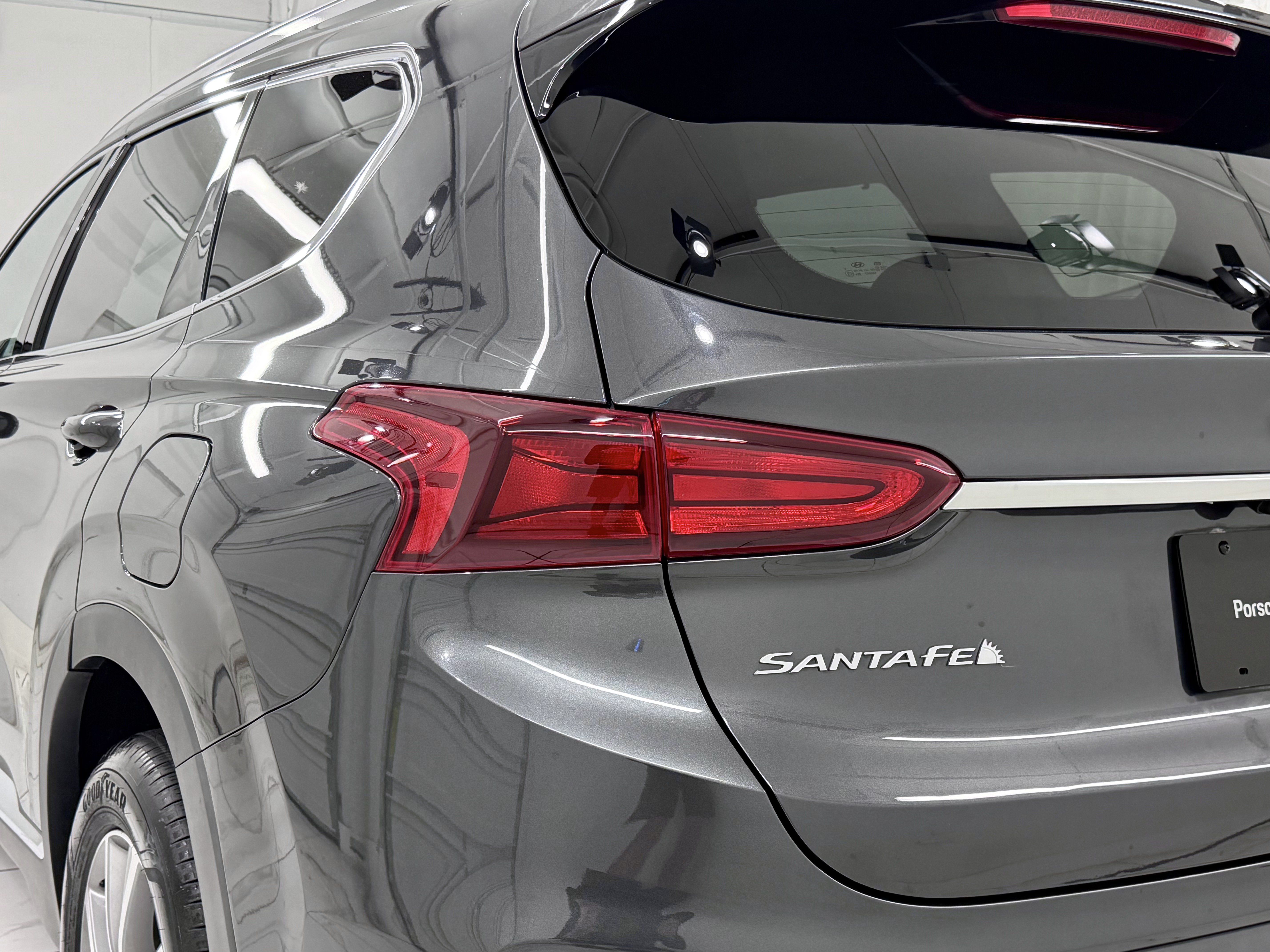 Used 2020 Hyundai Santa Fe SEL w/ Convenience Package AWD/4WD image 18