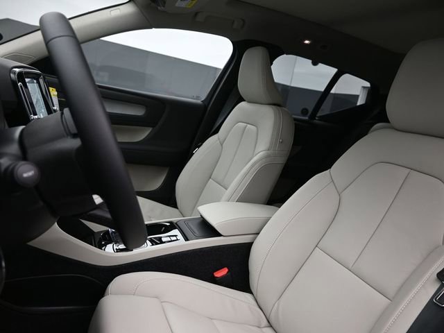 New 2026 Volvo XC40 B5 Ultra w/ Protection Package Premier AWD/4WD image 10