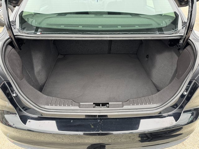 Used 2018 Ford Focus SE w/ SE Appearance Package image 18