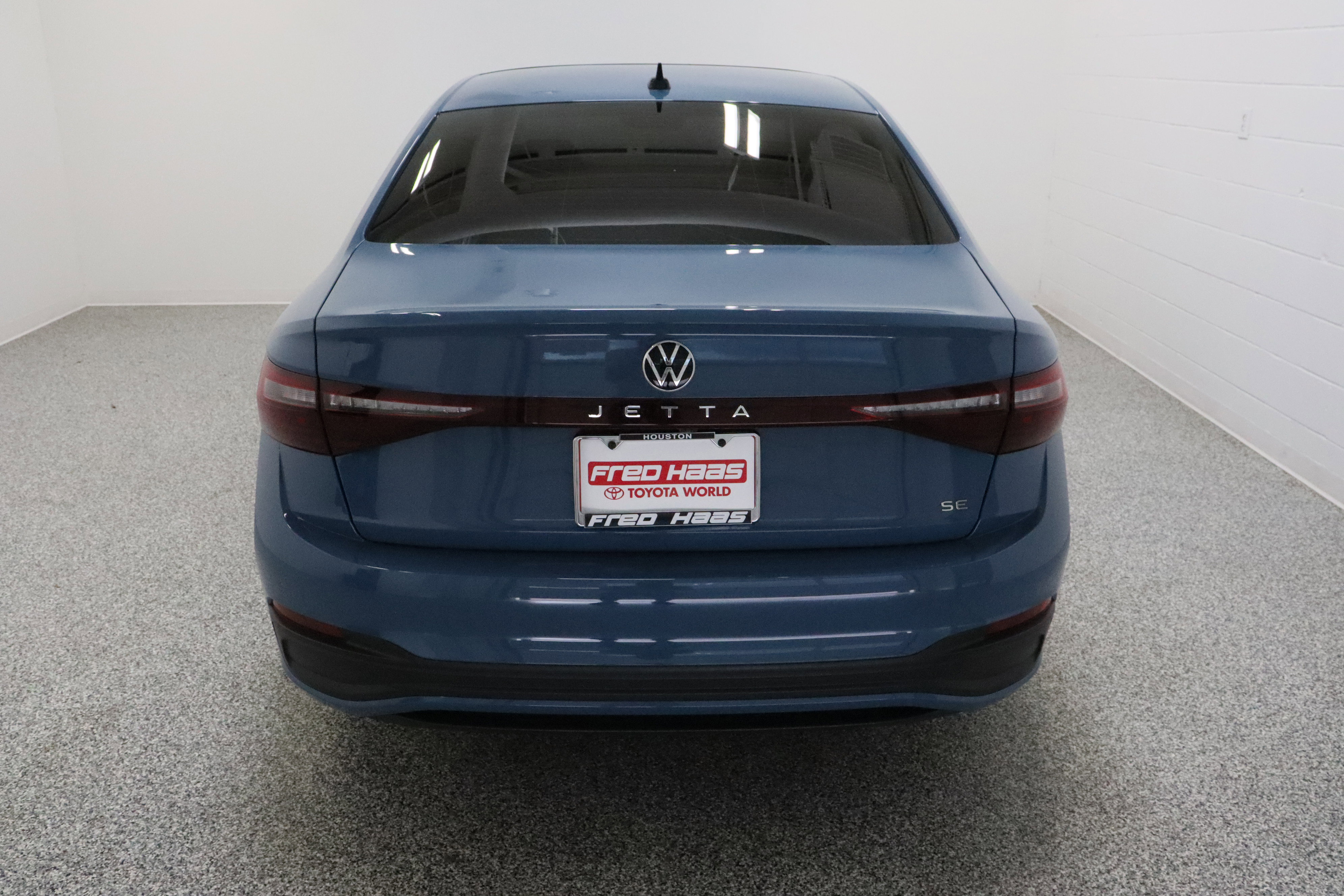 Used 2025 Volkswagen Jetta SE image 8