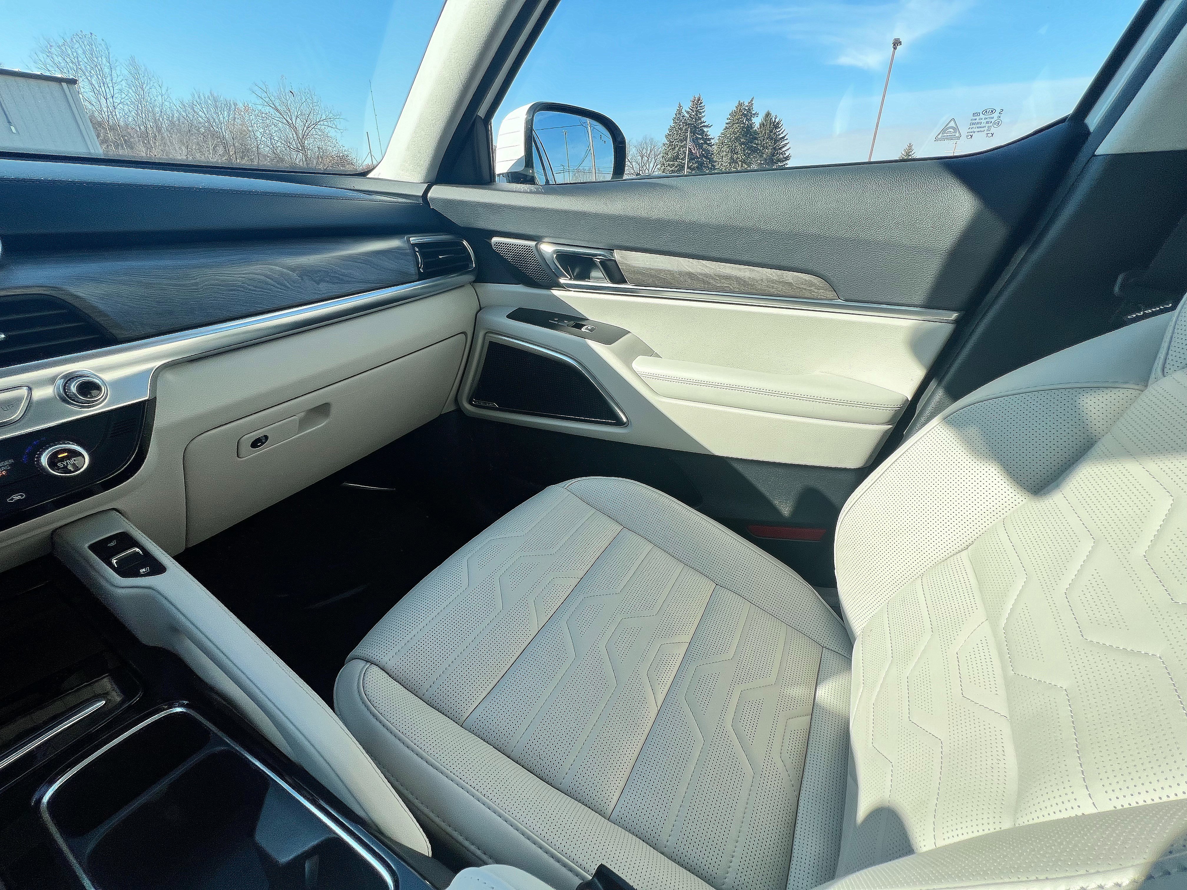 Used 2020 Kia Telluride SX w/ SX Prestige Package image 13