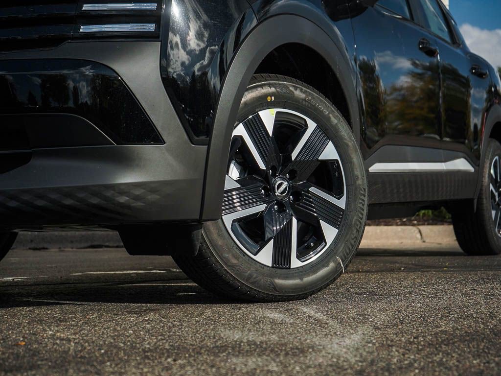 New 2026 Nissan Kicks SV w/ SV Premium Package AWD/4WD image 6