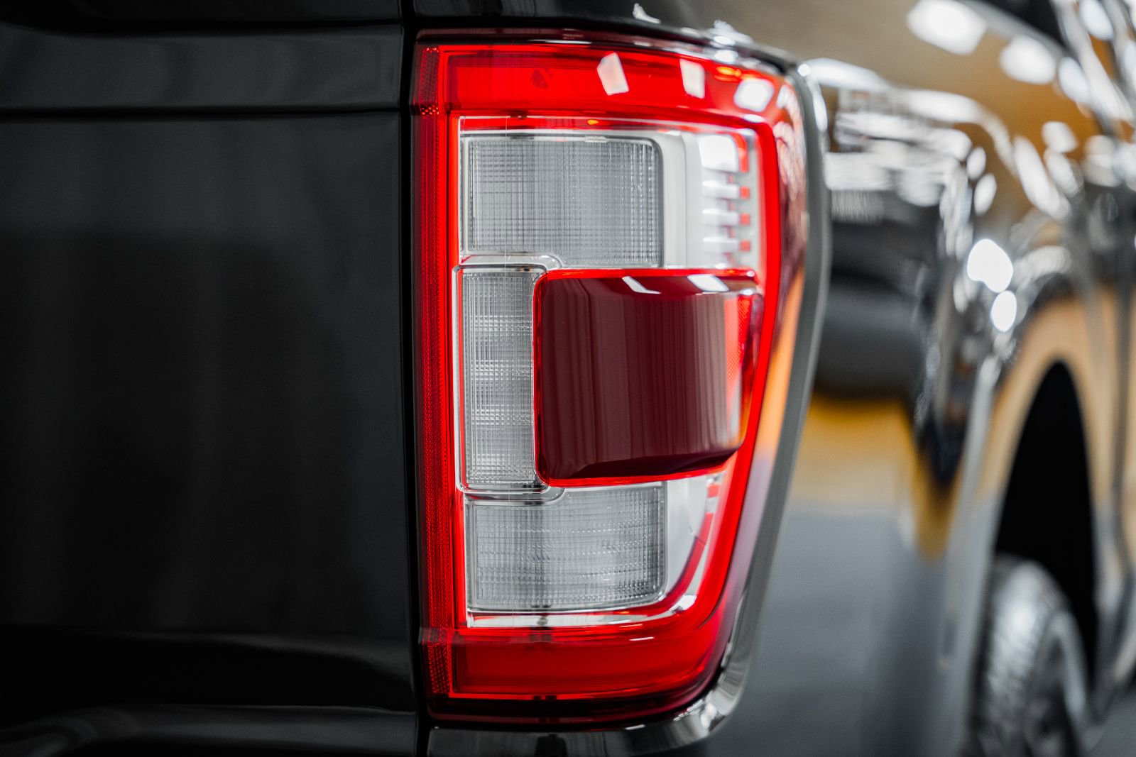 Used 2023 Ford F150 Lariat w/ Equipment Group 502A High image 7