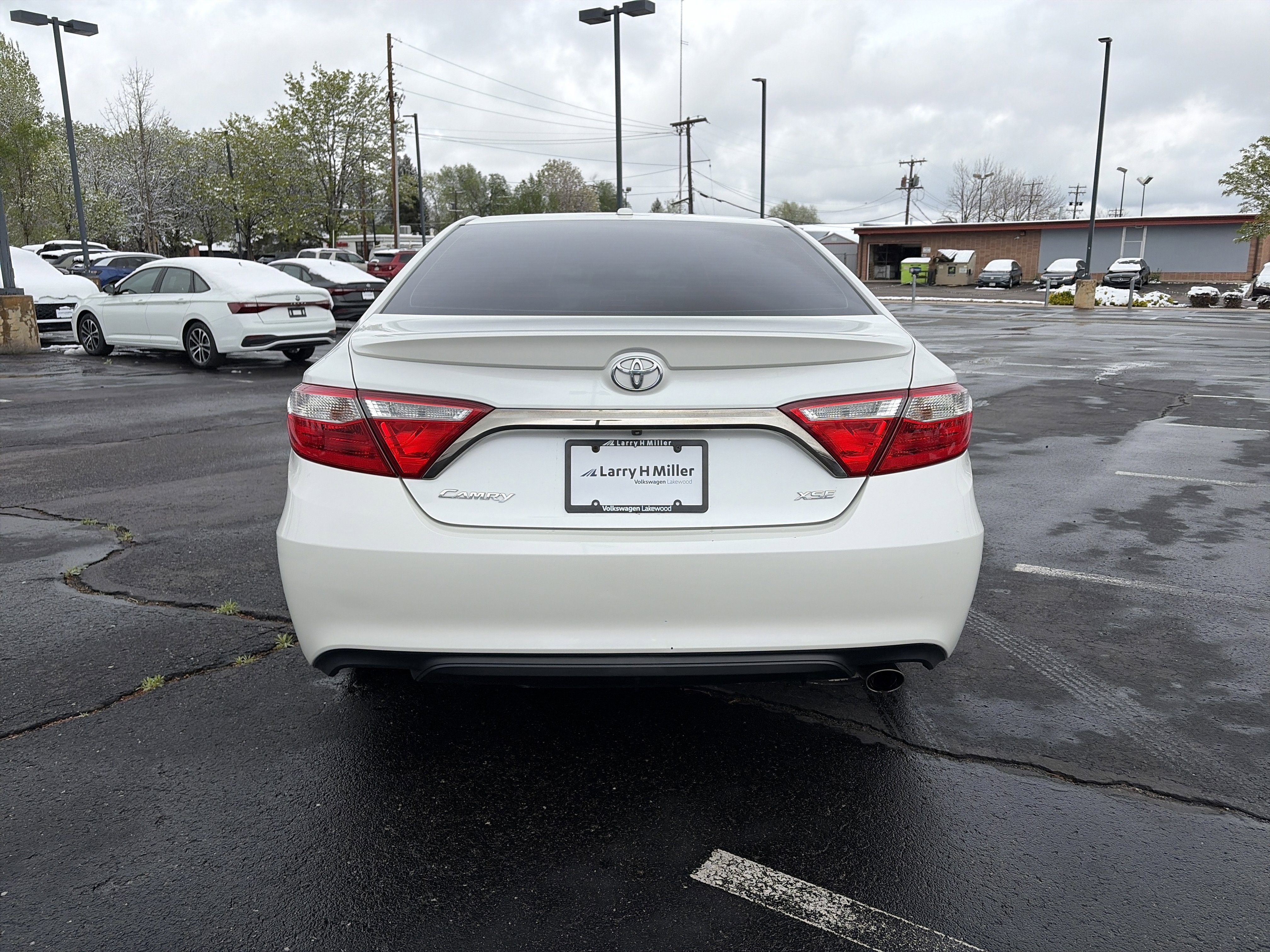 Used 2017 Toyota Camry XSE w/ Moonroof Package FWD image 6