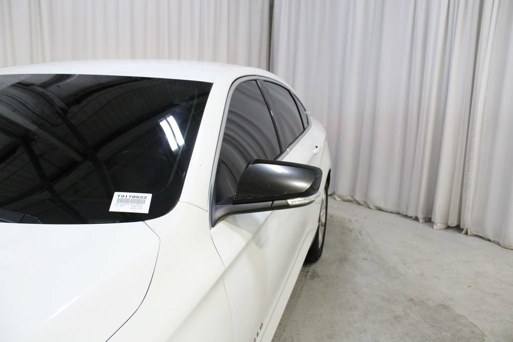 Used 2018 Chevrolet Impala LT FWD image 34