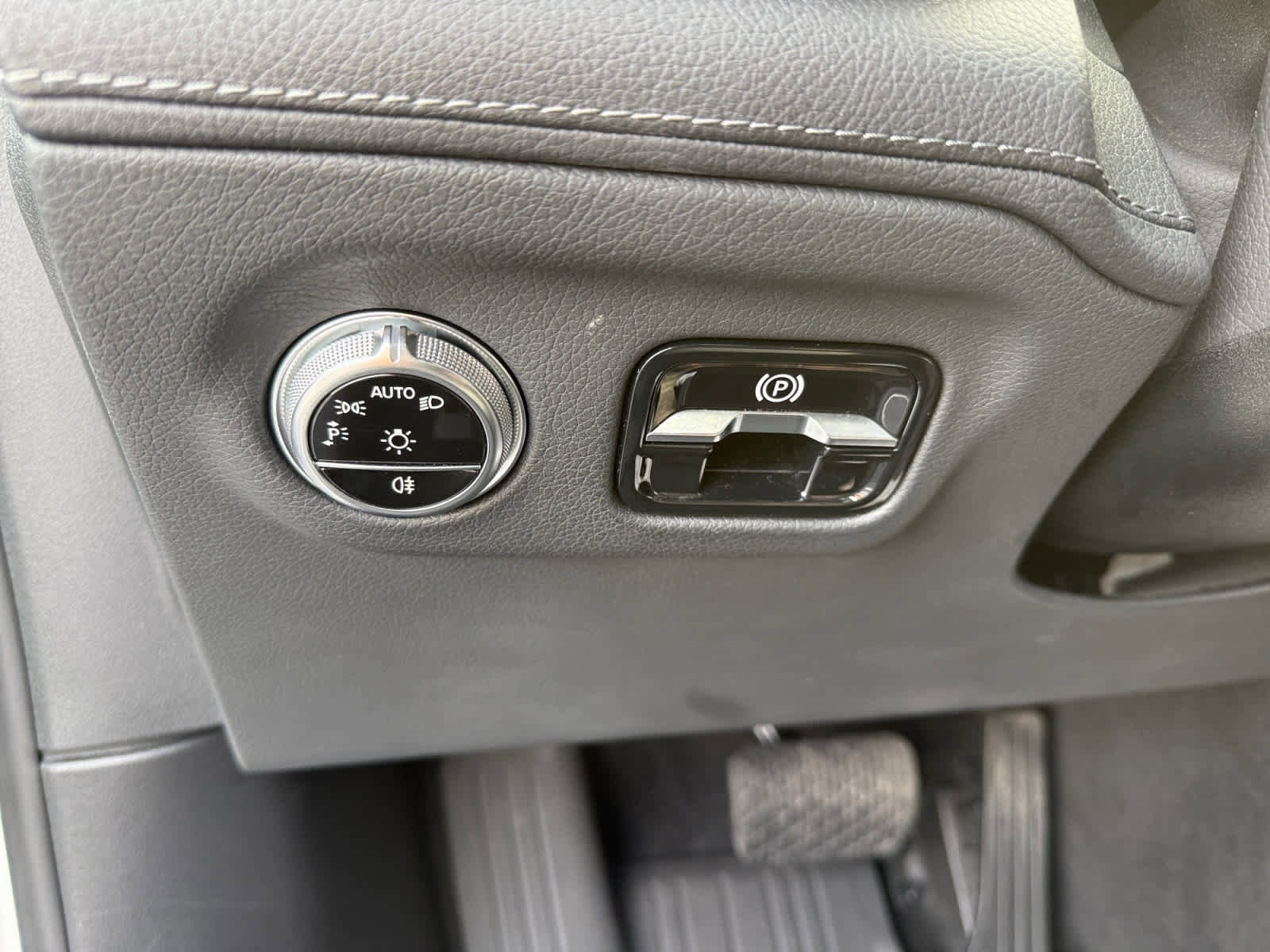 Certified 2022 Mercedes-Benz EQS 580 4MATIC Sedan image 23