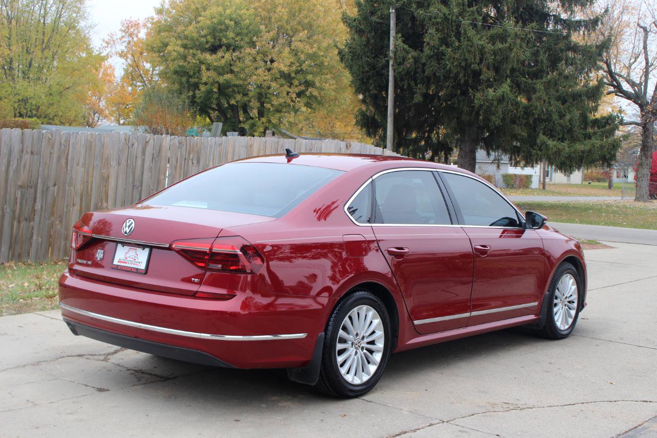 Used 2017 Volkswagen Passat 1.8T SE image 10