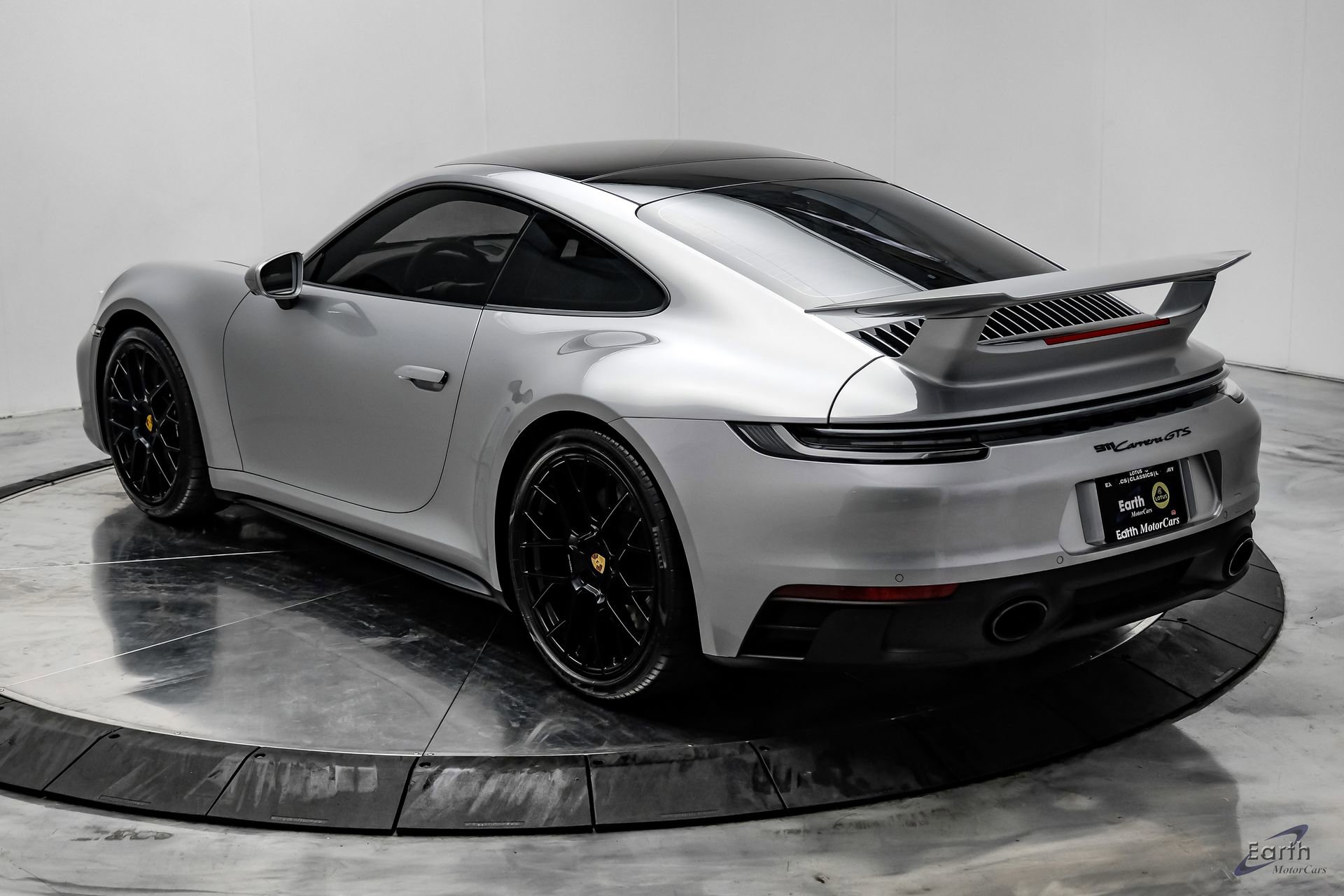 Used 2024 Porsche 911 Carrera GTS RWD image 13