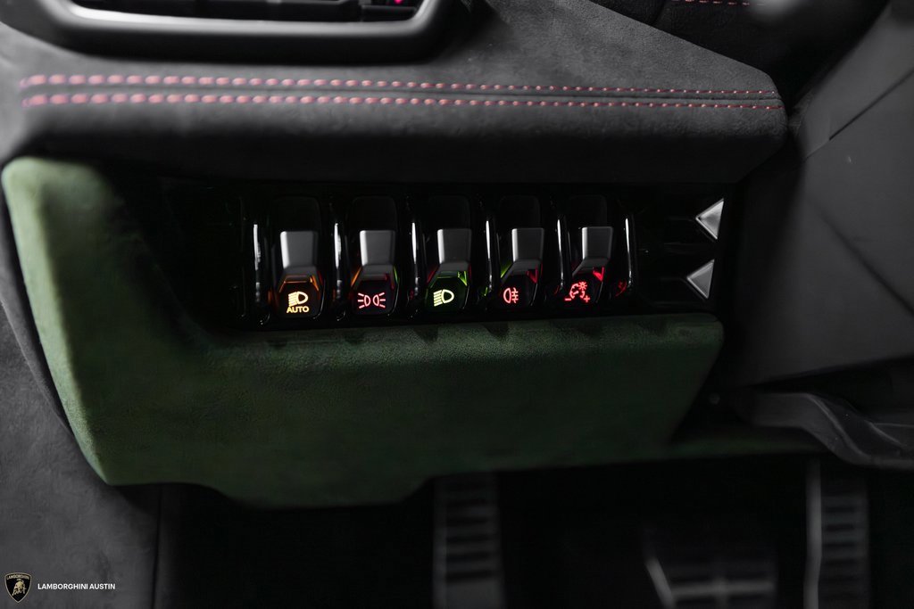 Used 2024 Lamborghini Huracan Sterrato image 26