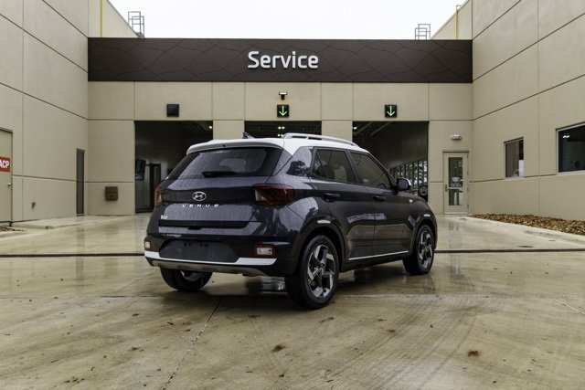 Certified 2020 Hyundai Venue image 7
