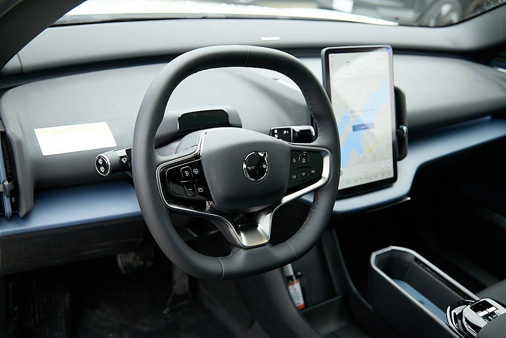 New 2026 Volvo EX30 Plus w/ Climate Package image 13