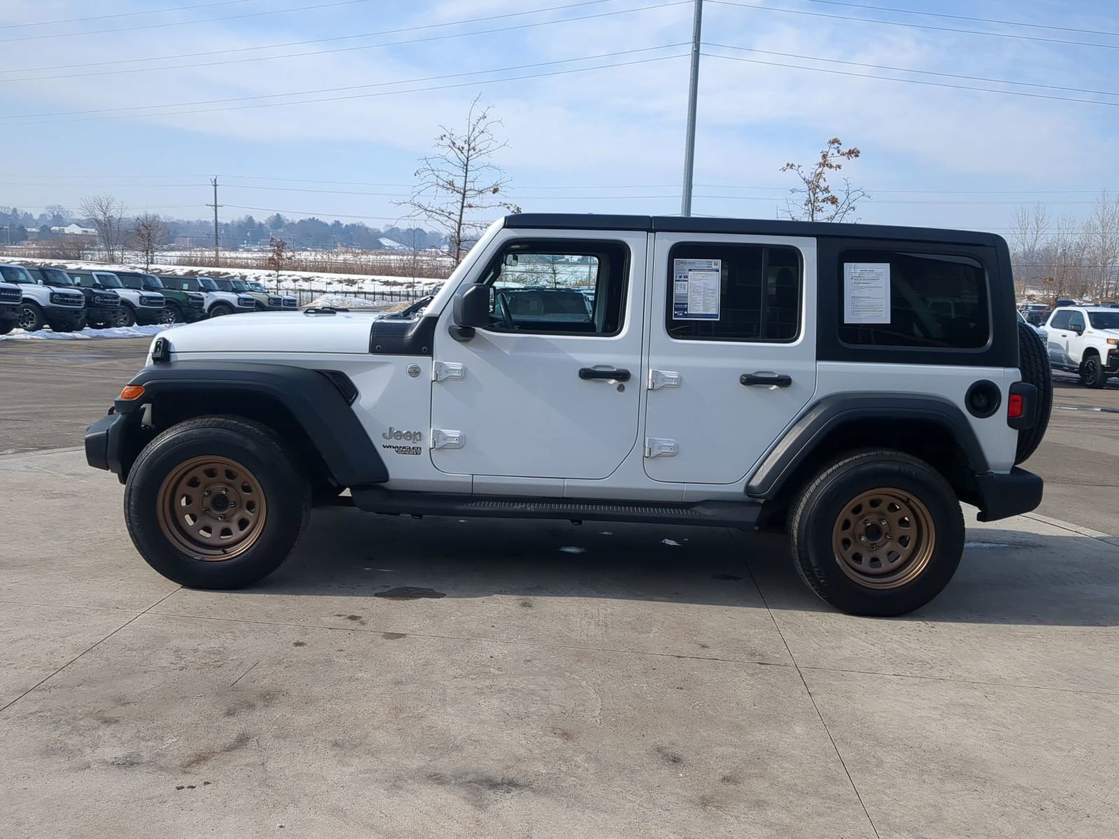 Used 2018 Jeep Wrangler Unlimited Sport S AWD/4WD image 3