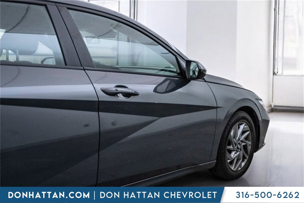 Used 2024 Hyundai Elantra SEL image 38