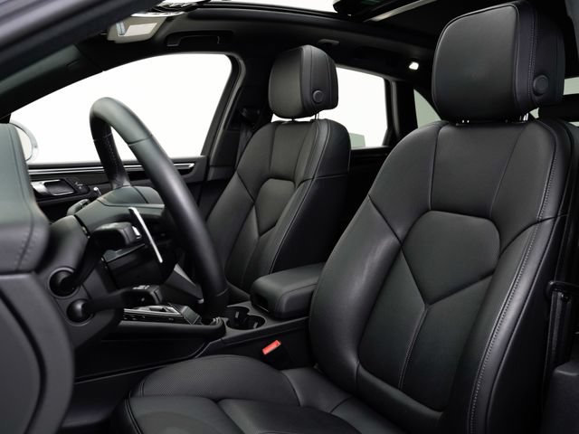 Certified 2026 Porsche Macan AWD/4WD image 37