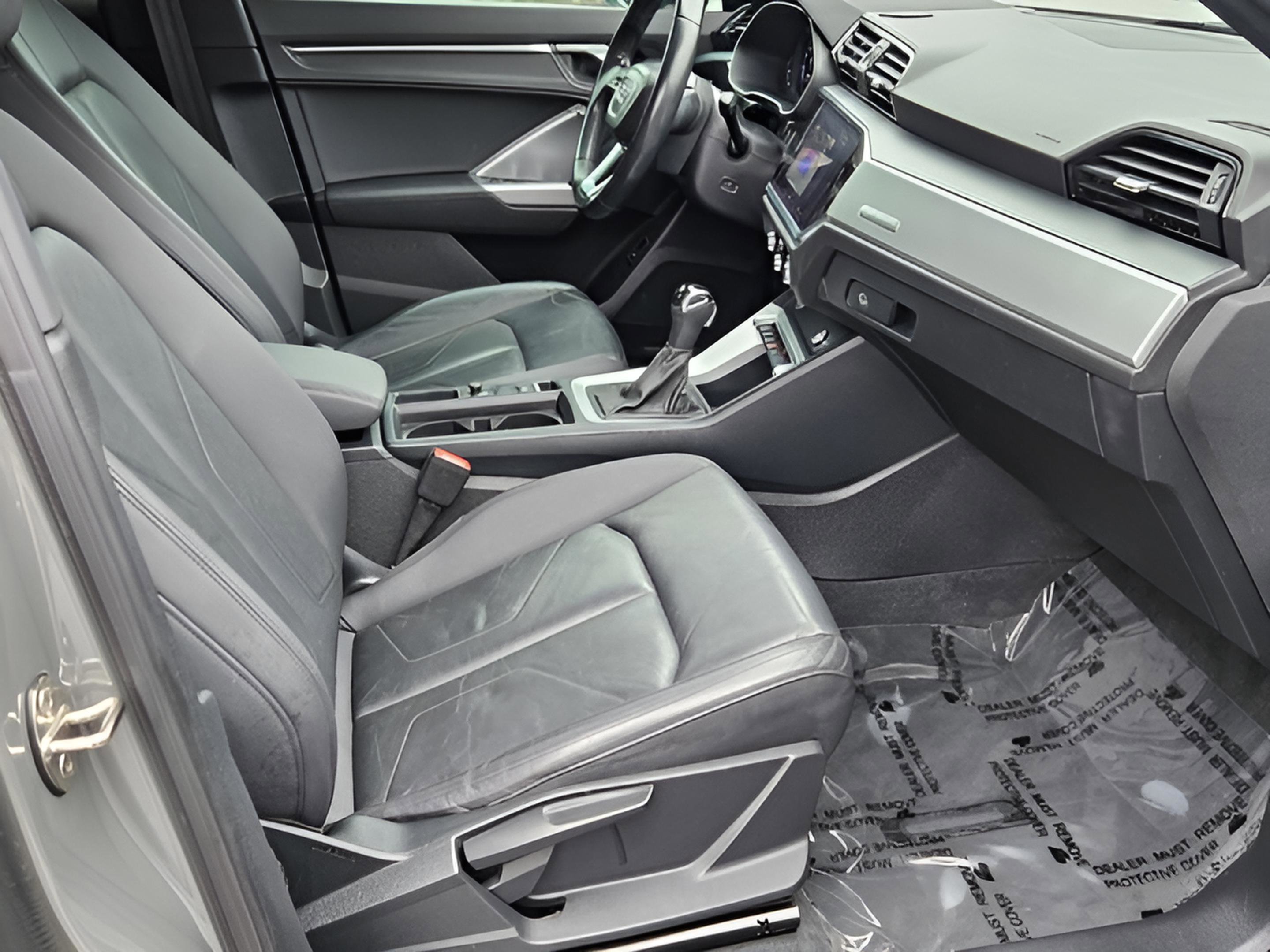 Used 2020 Audi Q3 2.0T Premium w/ Convenience Package image 11