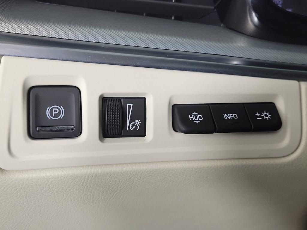 Certified 2023 Cadillac XT5 Premium Luxury w/ Technology Package FWD image 31