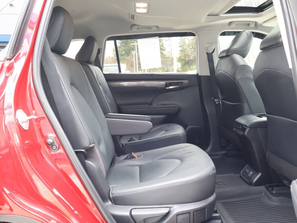 Used 2020 Toyota Highlander Limited w/ Protection Package #3 image 34
