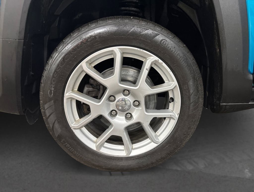 Used 2020 Jeep Renegade Latitude w/ Cold Weather Group image 12