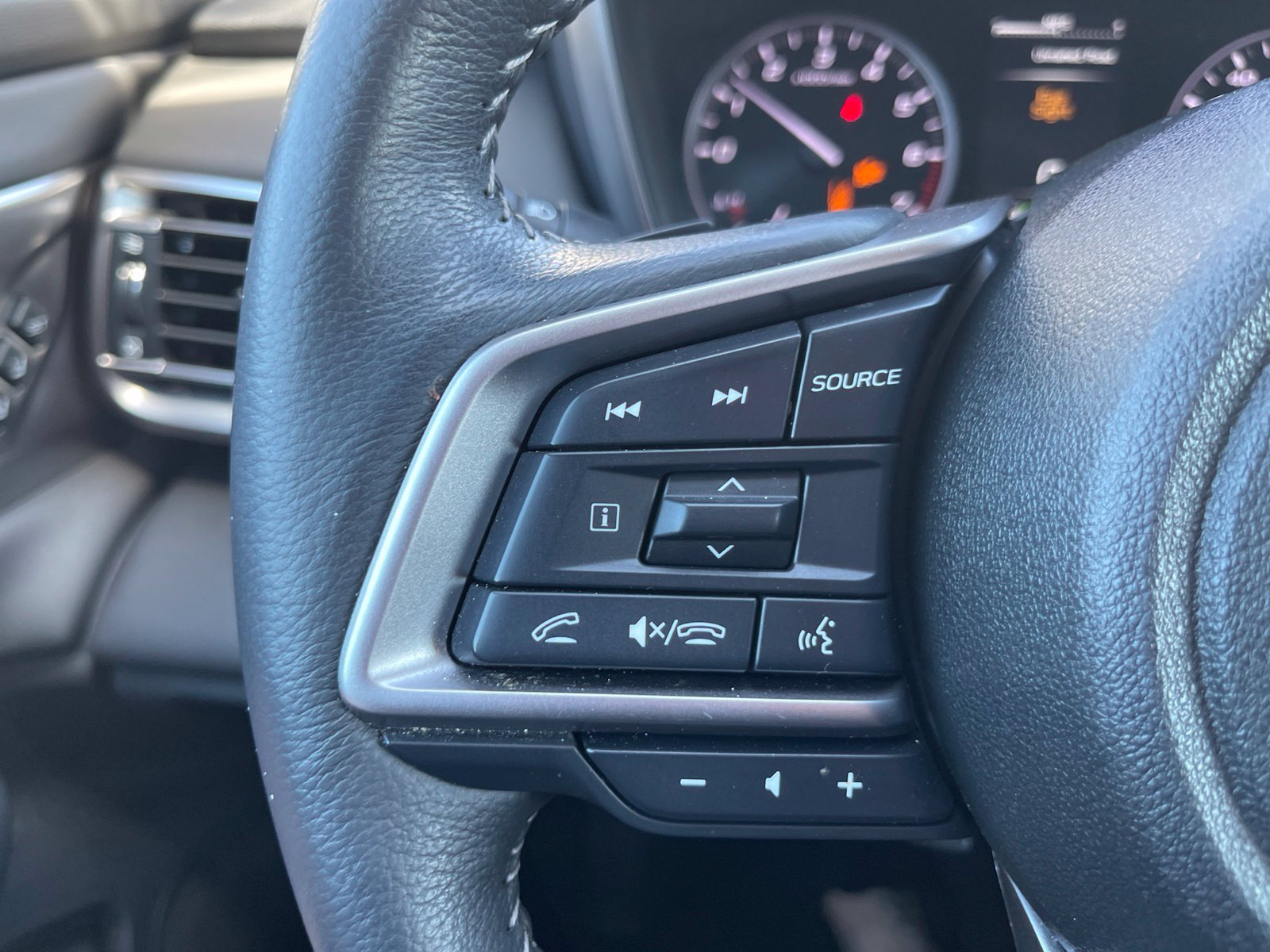 Used 2023 Subaru Outback Limited AWD/4WD image 16