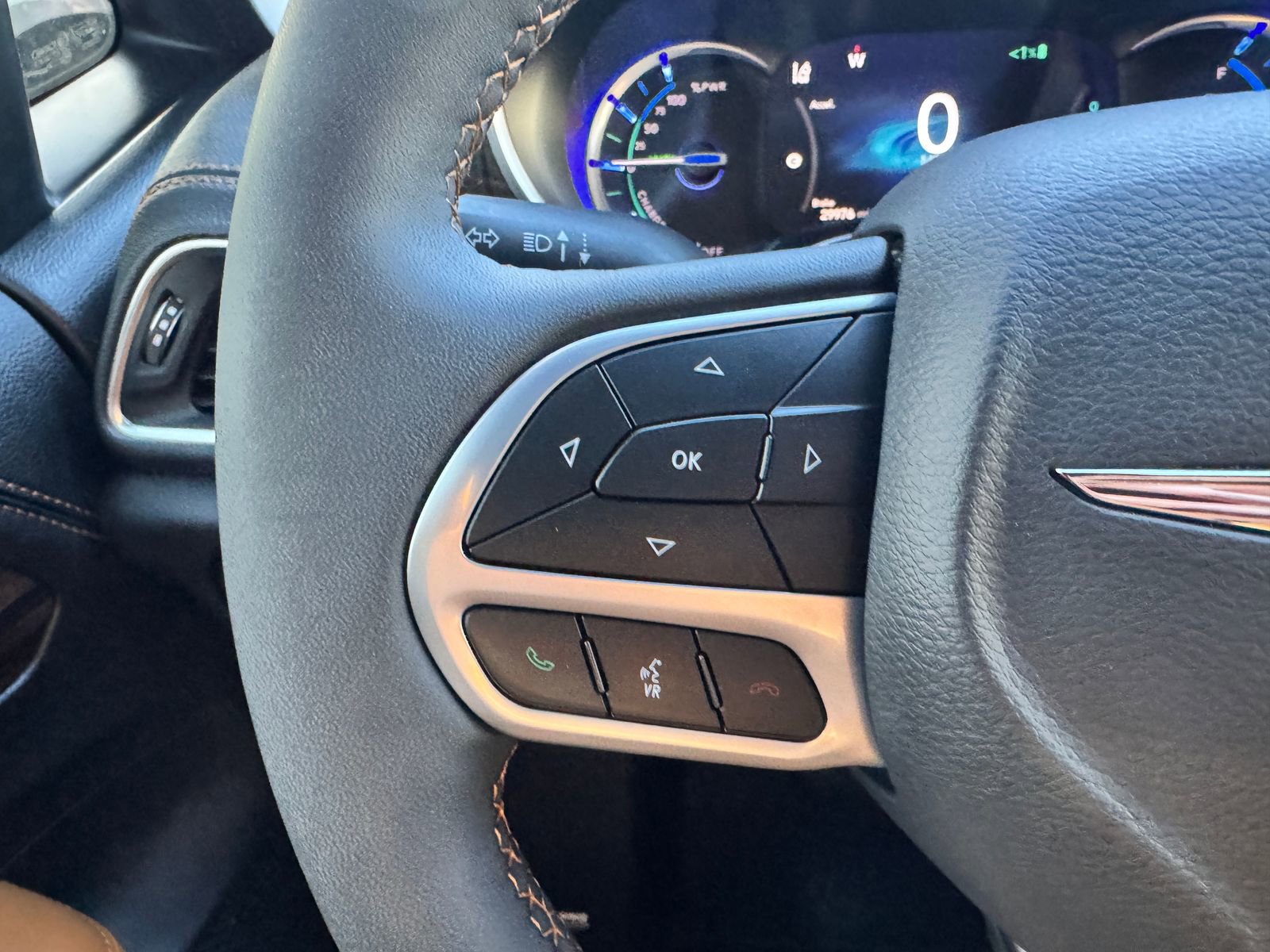 Used 2023 Chrysler Pacifica Pinnacle image 18