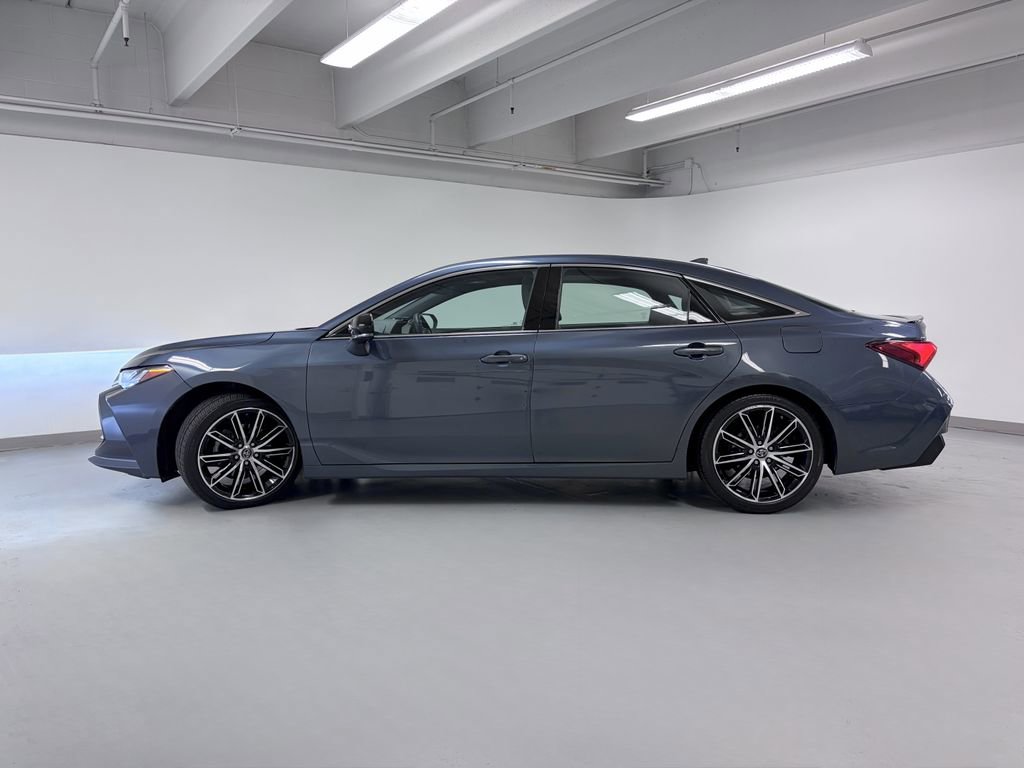 Used 2019 Toyota Avalon Touring w/ Advanced Safety Package FWD image 4