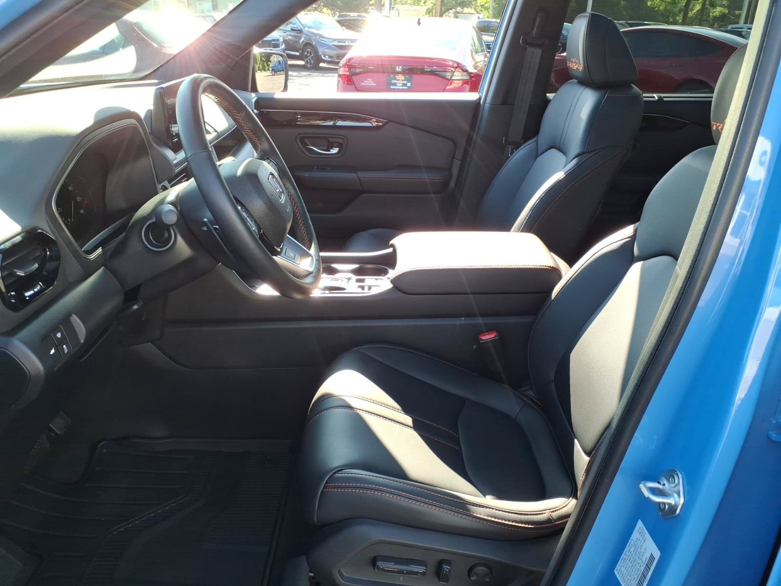 Certified 2024 Honda Pilot TrailSport image 4