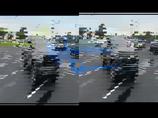 Used 2023 Chevrolet Colorado LT w/ LT Convenience Package II image 3