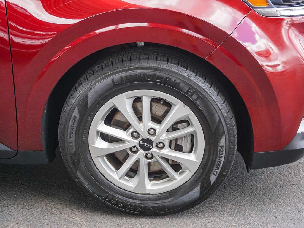 Used 2024 Kia Carnival LX FWD image 10