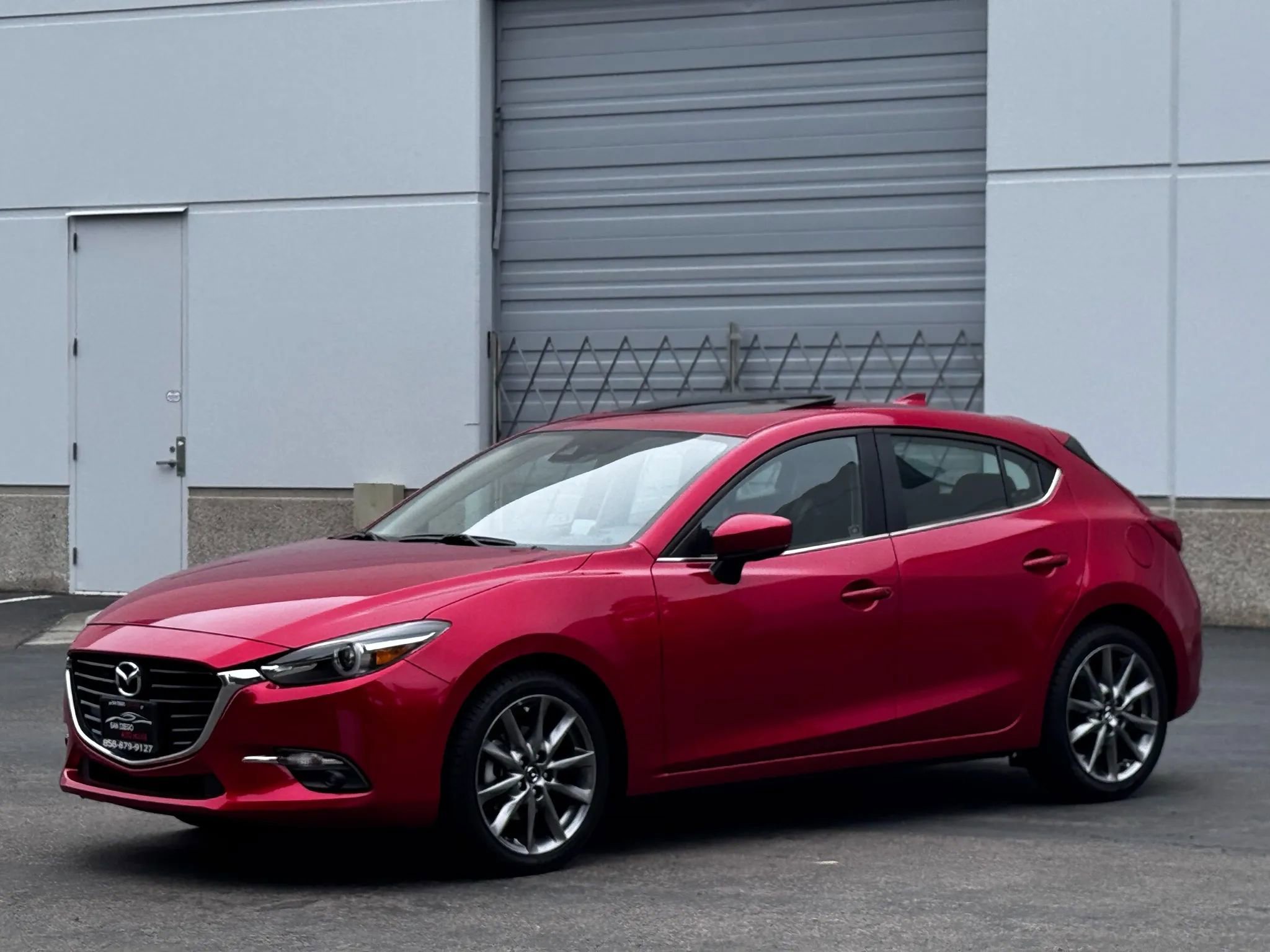 Used 2018 MAZDA MAZDA3 Grand Touring image 7