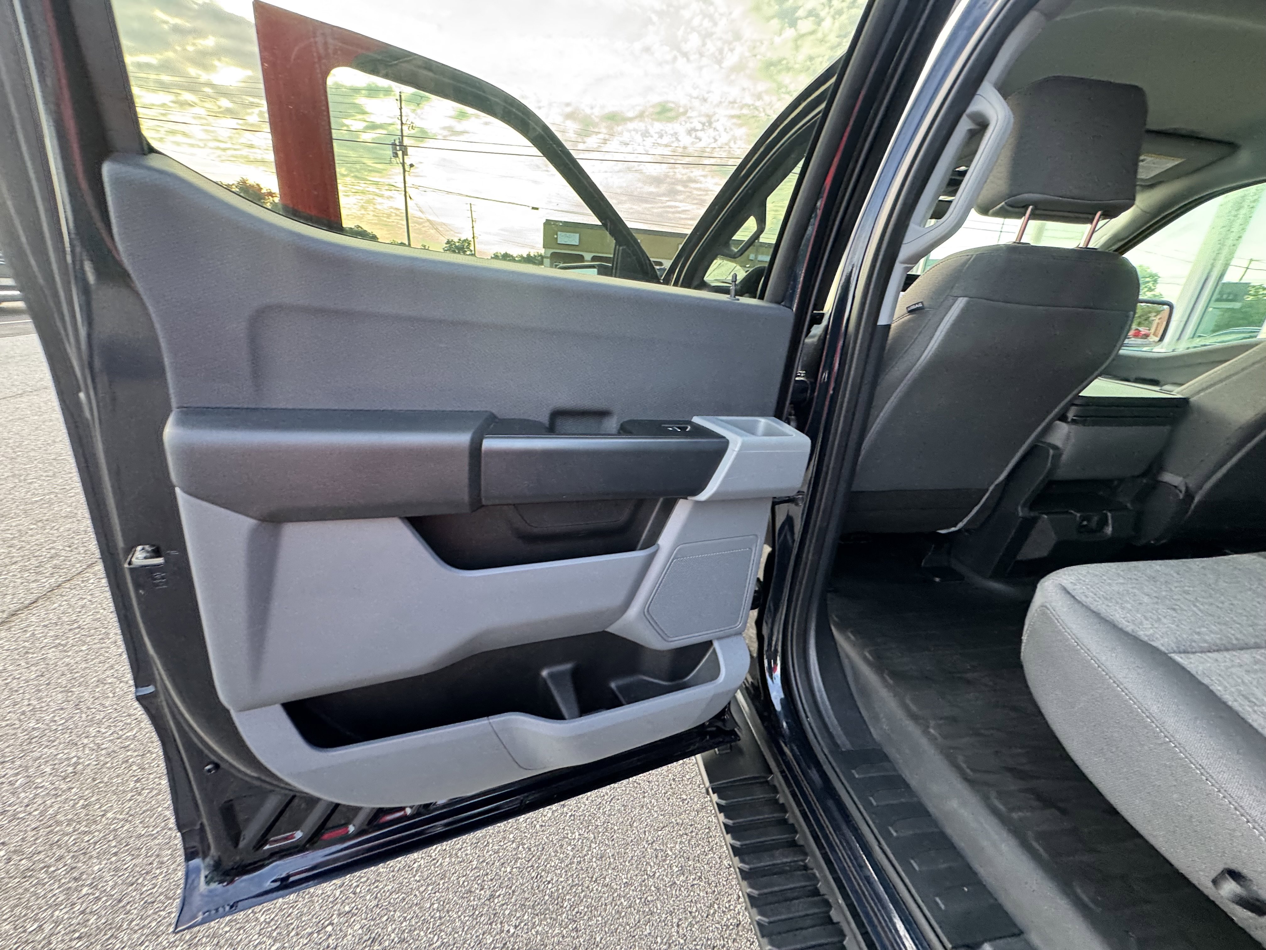 Used 2025 Ford F150 XL w/ Equipment Group 103A High AWD/4WD image 8