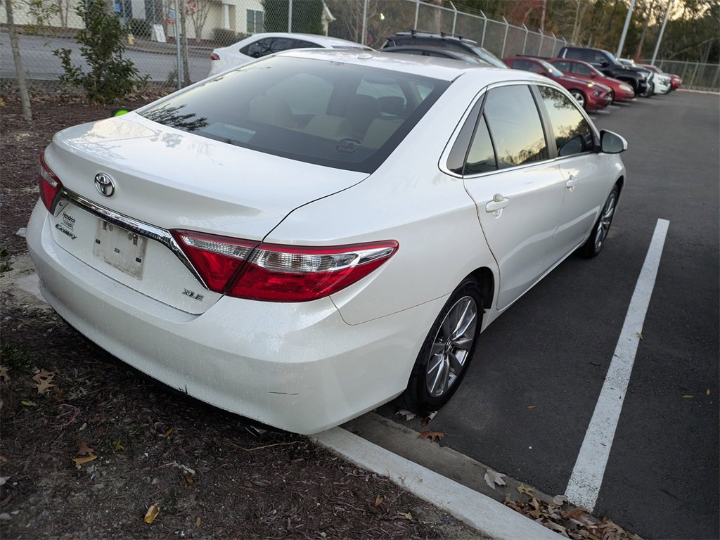 Used 2015 Toyota Camry XLE image 7
