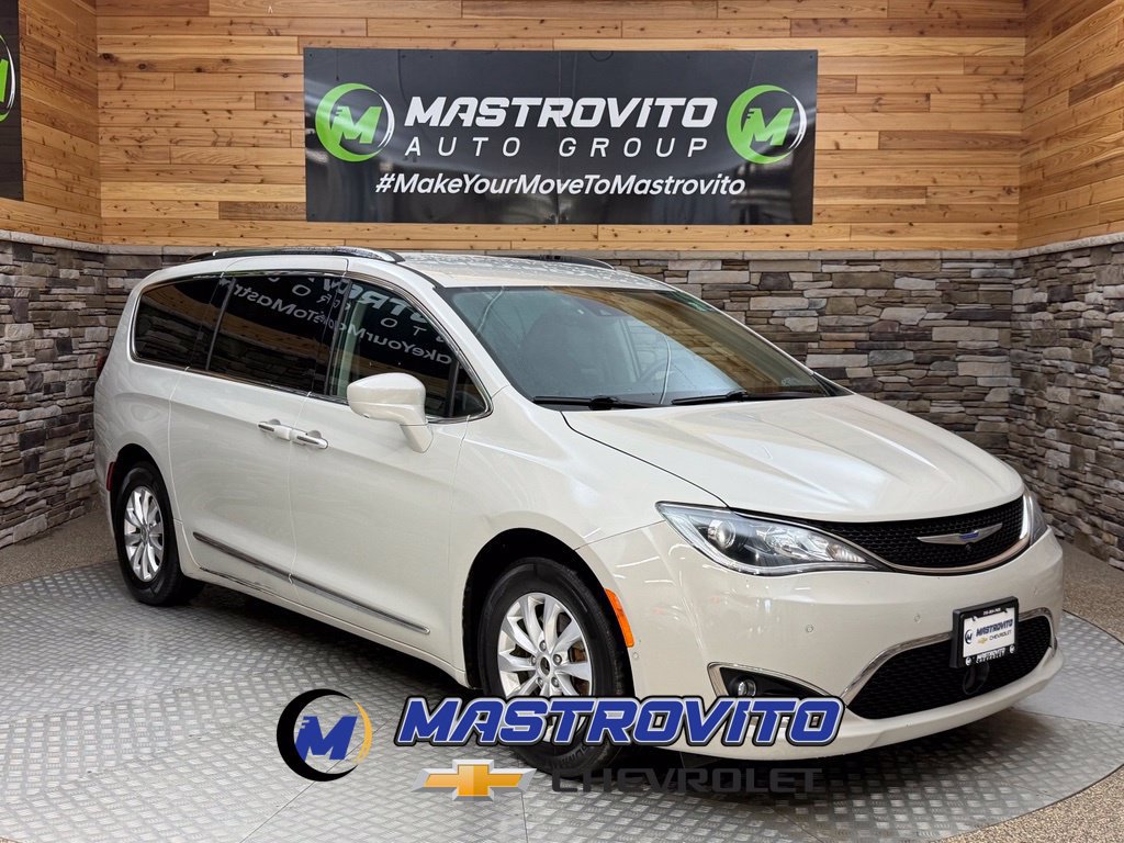 Used 2019 Chrysler Pacifica Touring-L w/ Advanced Safetytec Group FWD image 1