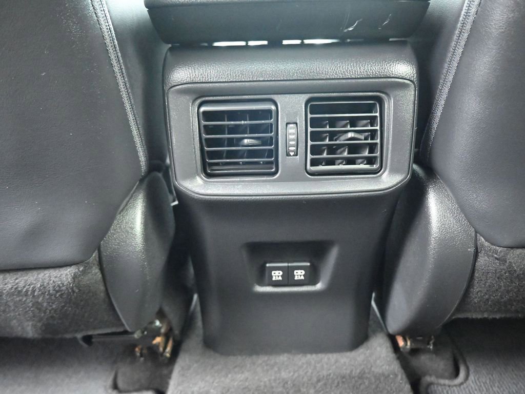 Used 2021 Toyota RAV4 XLE Premium AWD/4WD image 32