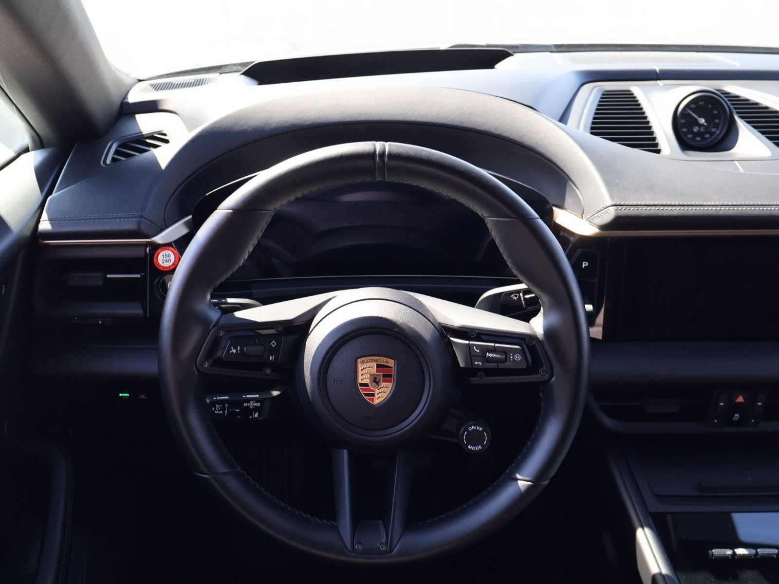 Certified 2024 Porsche Macan 4 Electric AWD/4WD image 15