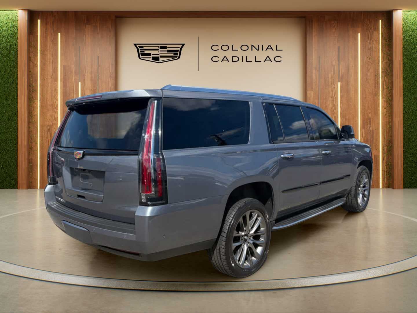 Used 2020 Cadillac Escalade ESV Luxury w/ Escalade Sport Edition AWD/4WD image 5