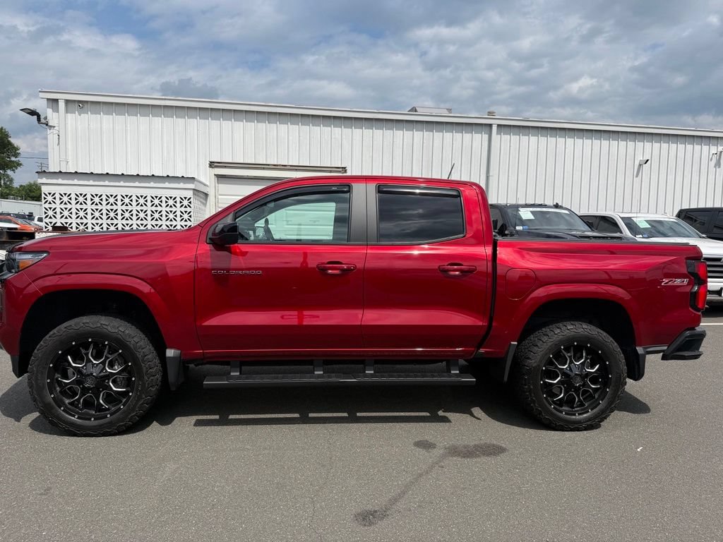 Used 2023 Chevrolet Colorado Z71 w/ Z71 Convenience Package 2 AWD/4WD image 3